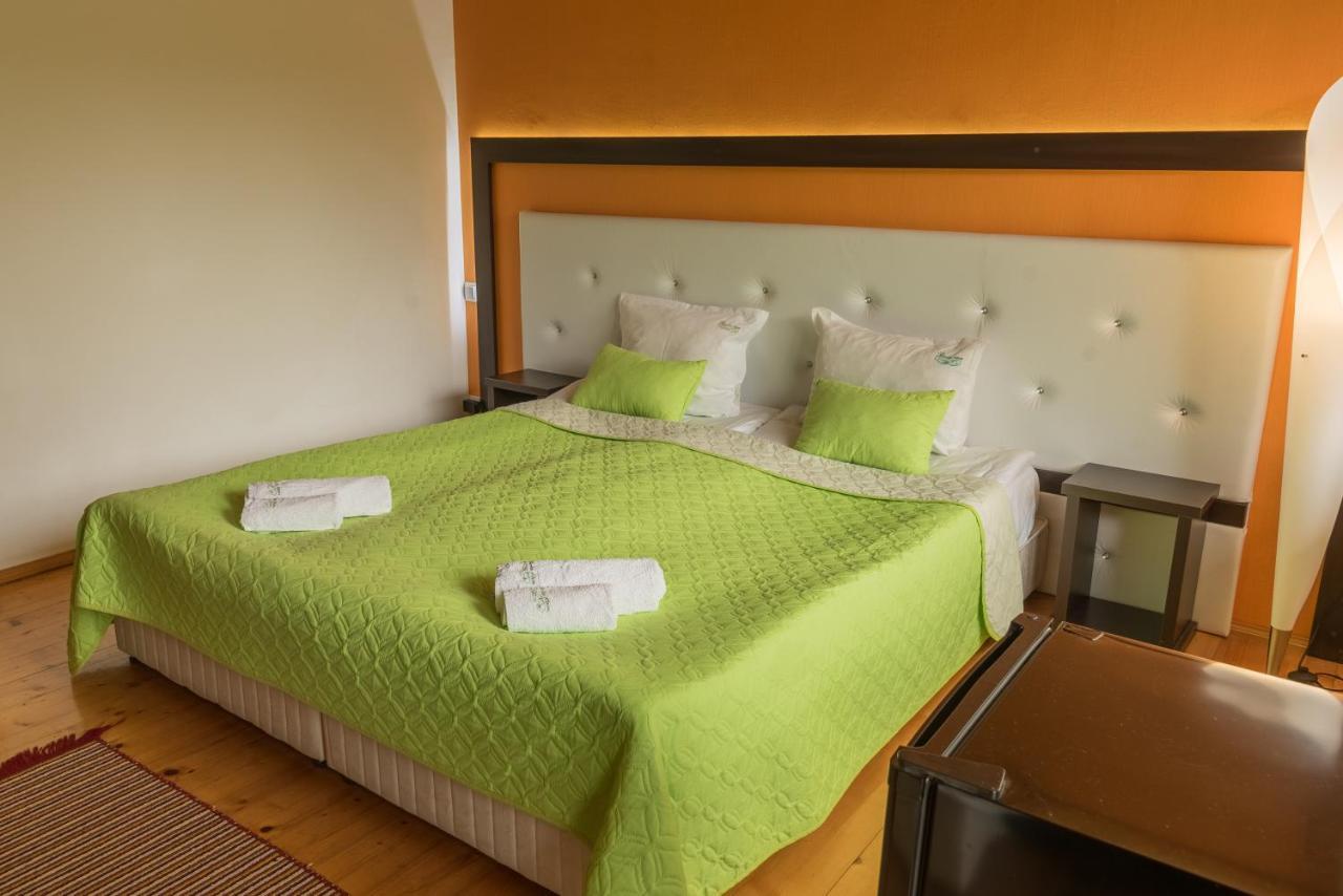 Hotel Paradise Place คาโลเฟอร์ ภายนอก รูปภาพ